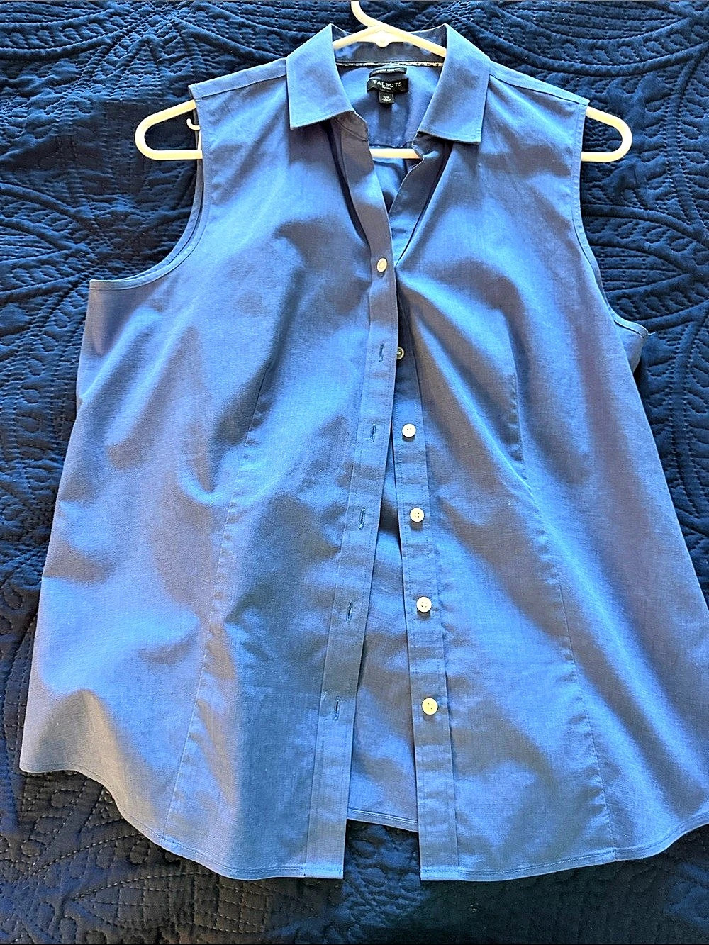 Talbots Sleeveless Button Down in Blue Size 12P Like New Wrinkle Resistant